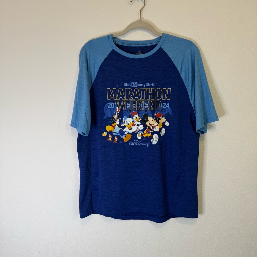 2024 Walt Disney World RUNDISNEY Marathon Weekend Short Sleeve Shirt size MED